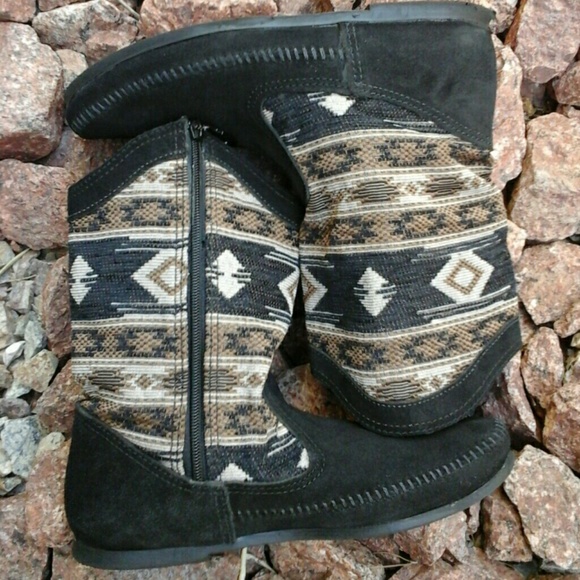 Minnetonka Shoes - 🐸Minnetonka Moccasins Boots🐍